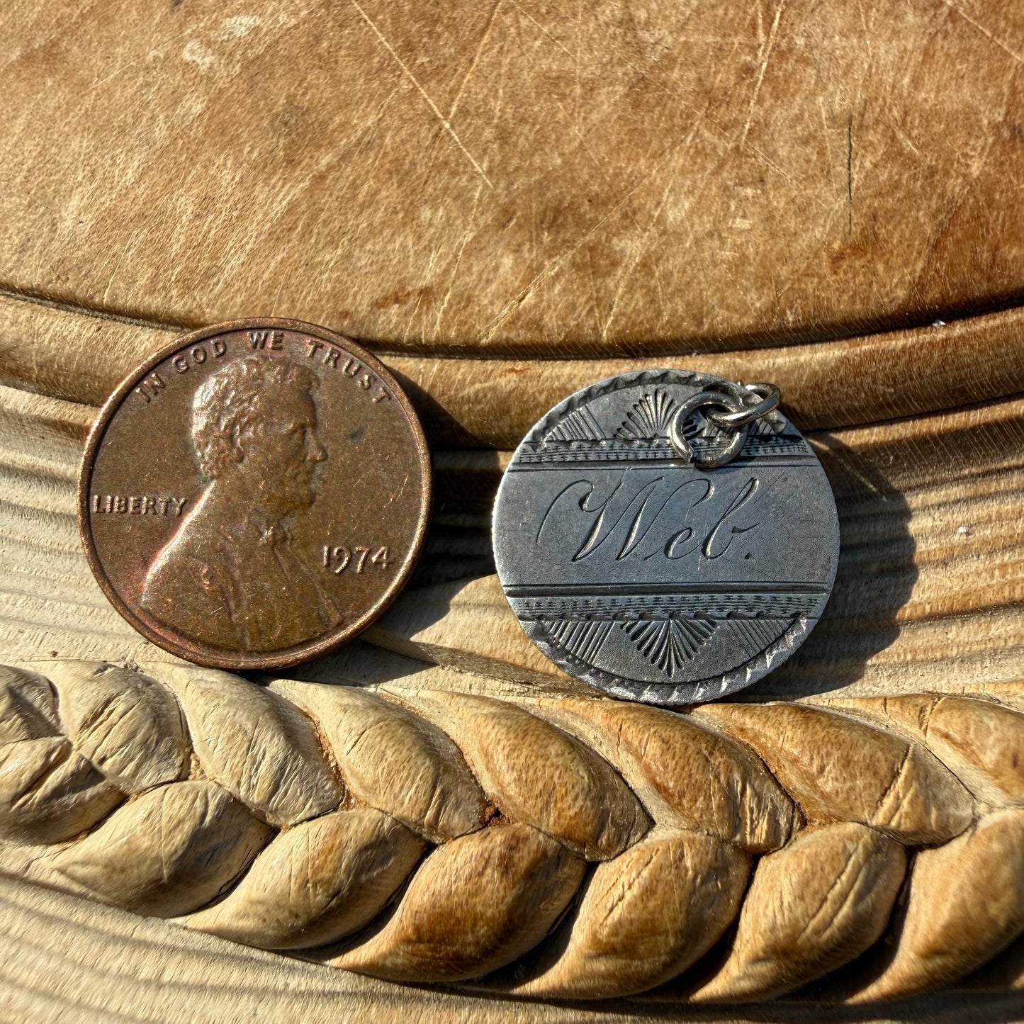 Victorian Love Token - Deack/Web