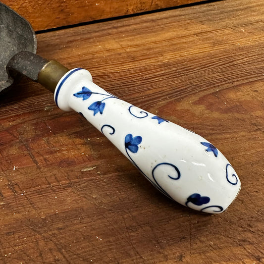 Rare Blue Onion Metal Grain Scoop with Ceramic Handle 1104