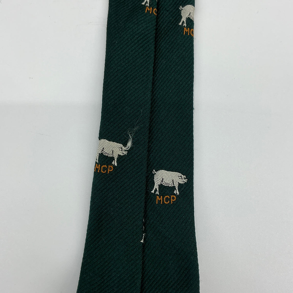 Vintage Male Chauvinist Pig Bloomingdale’s Men’s Green “MCP” Pig Print Tie