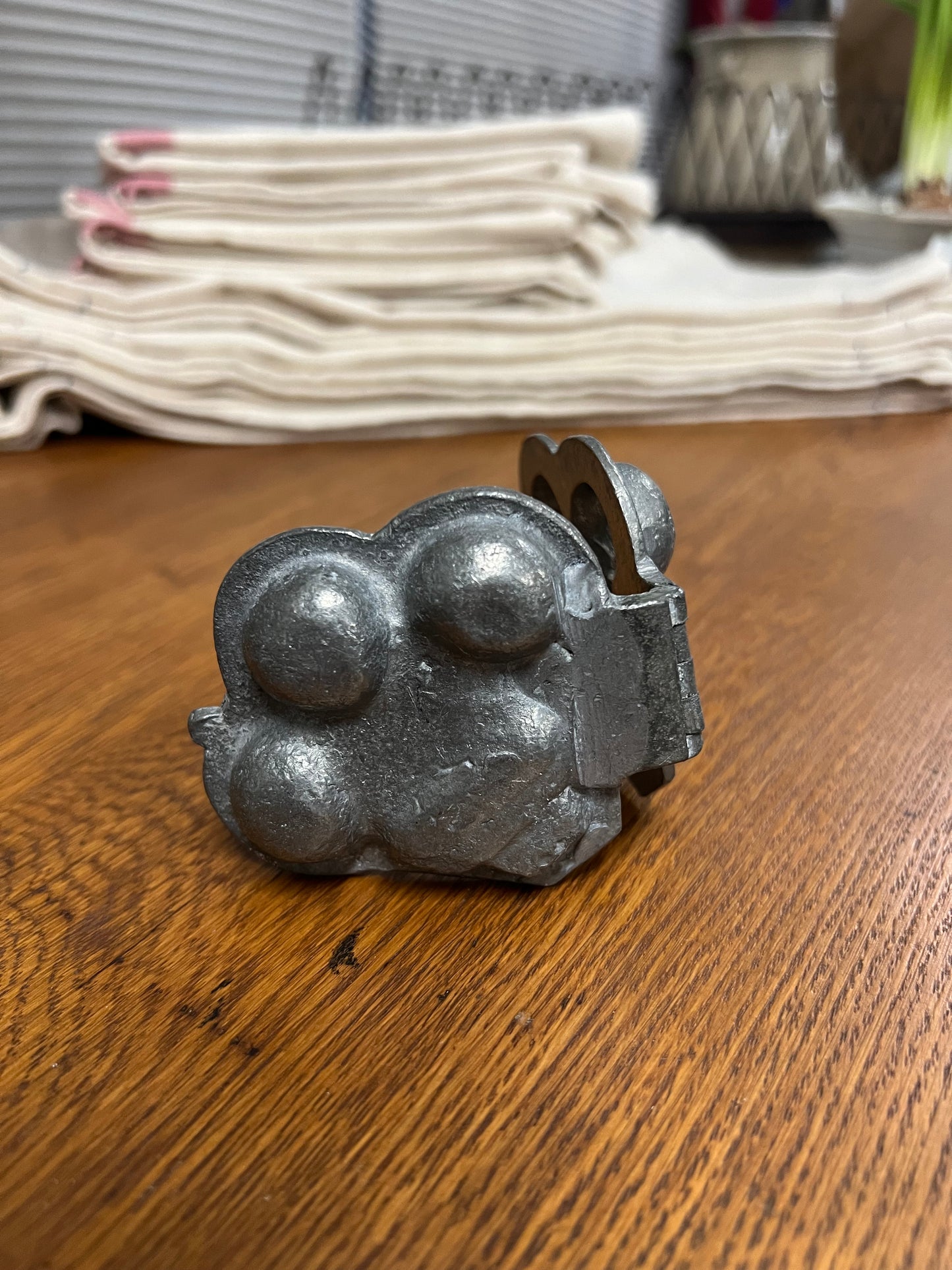 Pewter Ice Cream Mold - Prince of Wales Feathers
