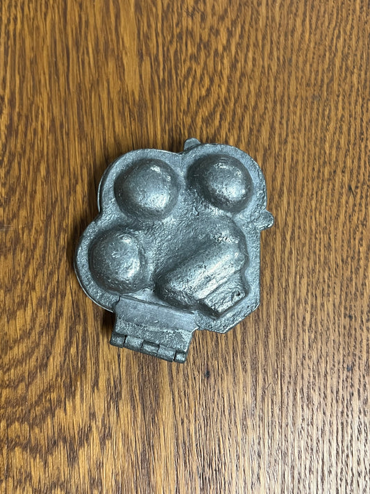 Pewter Ice Cream Mold - Prince of Wales Feathers