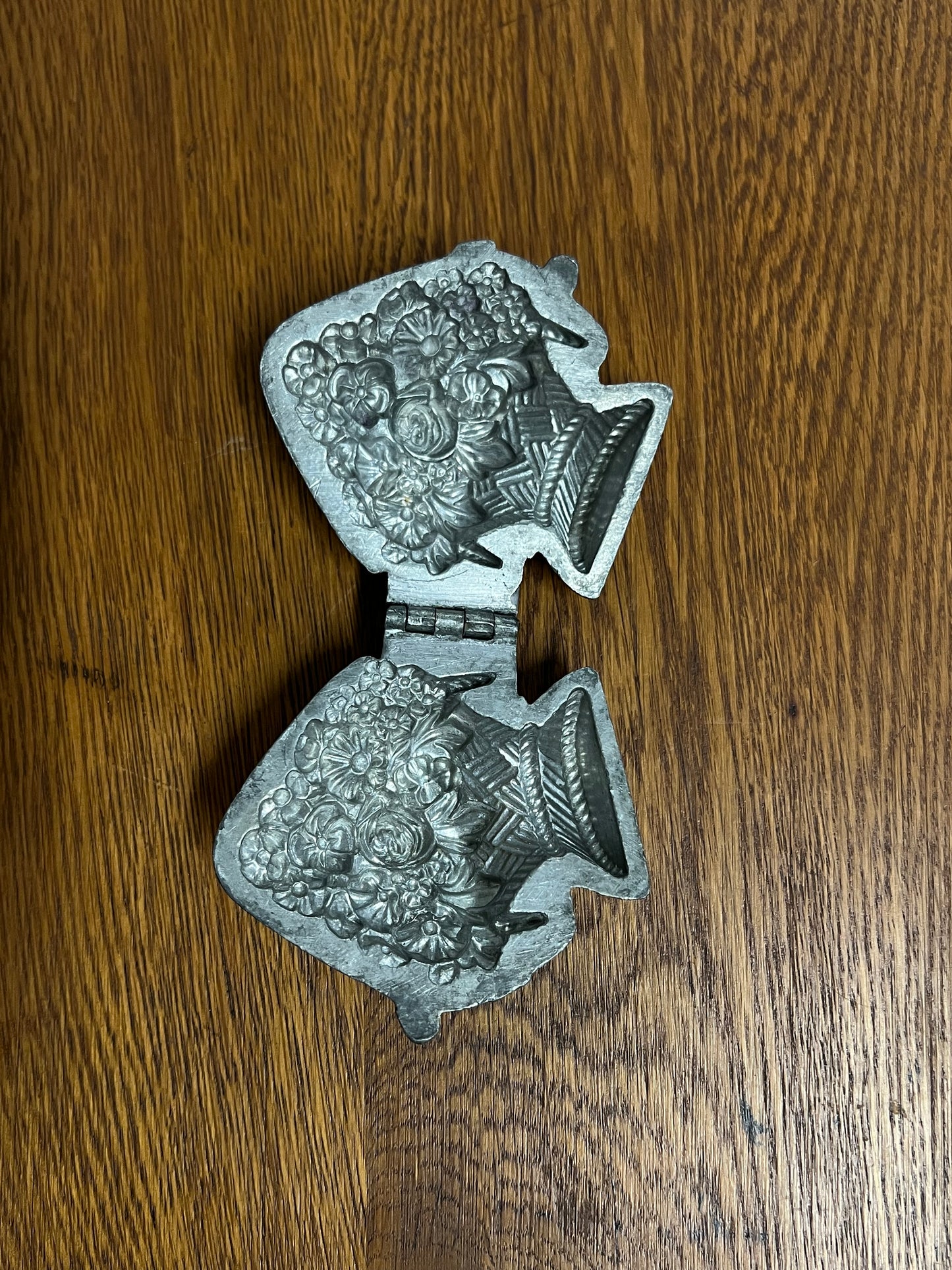 Pewter Ice Cream Mold - Flower Basket