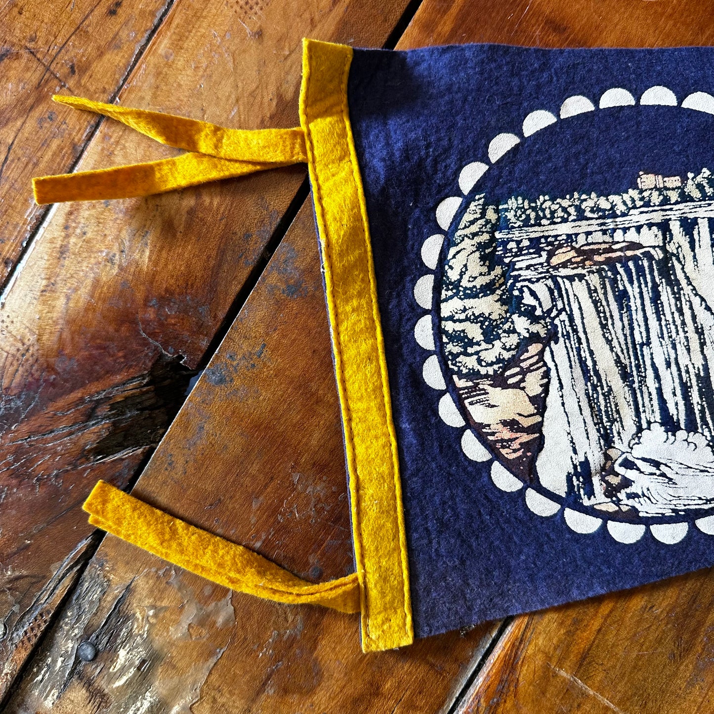 Vintage Niagara Falls Felt Pennant