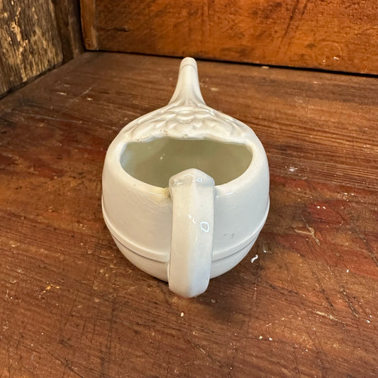 French White Floral Embossed Invalid Feeder