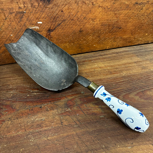 Rare Blue Onion Metal Grain Scoop with Ceramic Handle 1104